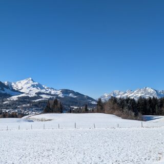 Strahlendblaues, wunderschönes #Christkönig Wochenende
Ideal zum #Spazierengehen und das Leben so richtig zu genießen in den #KitzbühelerAlpen
#GästehausElisabethFieberbrunn
#FerienwohnungSaalbachFieberbrunn
#PillerseeTal #Fieberbrunn #Tirol