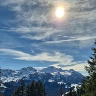 Was für eine Fantastische #Winterlandschaft in den #KitzbühelerAlpen
Alle Gäste und Einheimische sind volle begeistert. #einfachnurbärig.
#Skicircus #Saalbach #Hinterglemm #Leogang #Fieberbrunn
#GästehausElisabethFieberbrunn
#FerienwohnungSaalbachFieberbrunn
#PillerseeTal #Fieberbrunn #Tirol
#daWerna