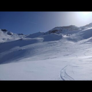 Schitouren gehen, gut essen und trinken, und das Leben genießen in den #KitzbühelerAlpen
#einfachnurbärig.
#Skicircus #Saalbach #Hinterglemm #Leogang #Fieberbrunn
#GästehausElisabethFieberbrunn
#FerienwohnungSaalbachFieberbrunn
#PillerseeTal #Fieberbrunn #Tirol
#daWerna