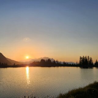 Märchenhafter, paradiesischer, einzigartiger Sonnenuntergang auf der Buchensteinwand, bzw. auf der Streuböden Mittelstation.
#einfachnurbärig.
Das Leben genießen in den #KitzbühelerAlpen
#GästehausElisabethFieberbrunn
#FerienwohnungSaalbachFieberbrunn
#PillerseeTal #Fieberbrunn #Tirol
#daWerna