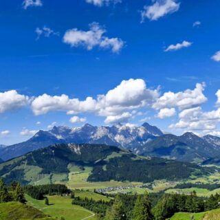 Fantastische Wanderungen bei traumhafter Fernsicht in unserer einzigartigen #Bergwelt.
#einfachnurbärig.
Das Leben genießen in den #KitzbühelerAlpen
#GästehausElisabethFieberbrunn
#FerienwohnungSaalbachFieberbrunn
#PillerseeTal #Fieberbrunn #Tirol
#daWerna