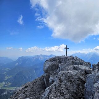 Fantastische, traumhafte #Wanderungen in den #Loferer Steinbergen, #Ulrichshorn, großes #Rothorn, #Mitterhorn und #Ochsenhorn
#einfachnurbärig.
Das Leben genießen in den #KitzbühelerAlpen
#GästehausElisabethFieberbrunn
#FerienwohnungSaalbachFieberbrunn
#PillerseeTal #Fieberbrunn #Tirol
#daWerna