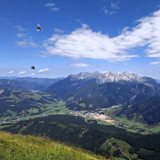 Fabelhafte, eindrucksvolle #Wanderung auf das #Ochsenhorn in den #LofererSteinbergen von Willy und Holger, #einfachnurbärig.
Das Leben genießen in den #KitzbühelerAlpen mit traumhaften #Wanderungen
#GästehausElisabethFieberbrunn
#FerienwohnungSaalbachFieberbrunn
#PillerseeTal #Fieberbrunn #Tirol
#daWerna