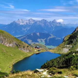 Die #Wanderung zum #Wildsee, #Wildseeloder, #Henne, usw. ist immer wieder ein besonderes Erlebnis und der Höhepunkt für viele Gäste im #Urlaub
#einfachnurbärig.
Das Leben genießen in den #KitzbühelerAlpen
#GästehausElisabethFieberbrunn
#FerienwohnungSaalbachFieberbrunn
#PillerseeTal #Fieberbrunn #Tirol
#daWerna