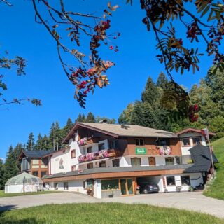 Ballon fahren ein einmaliges, unvergesslicher Erlebnis, „muss“ man mal gemacht haben.
#einfachnurbärig.
Das Leben genießen in den #KitzbühelerAlpen
#GästehausElisabethFieberbrunn
#FerienwohnungSaalbachFieberbrunn
#PillerseeTal #Fieberbrunn #Tirol
#daWerna