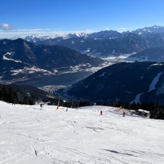 #Wintersport bei traumhaften #Schneeverhältnissen im 
#Skicircus #Saalbach #Hinterglemm #Leogang #Fieberbrunn #ZellamSee
#einfachnurbärig.
Das Leben genießen in den #KitzbühelerAlpen
#GästehausElisabethFieberbrunn
#FerienwohnungSaalbachFieberbrunn
#PillerseeTal #Fieberbrunn #Tirol
einen wunderschönen Christbaum bei Ella, Theresia und Michael
#daWerna
