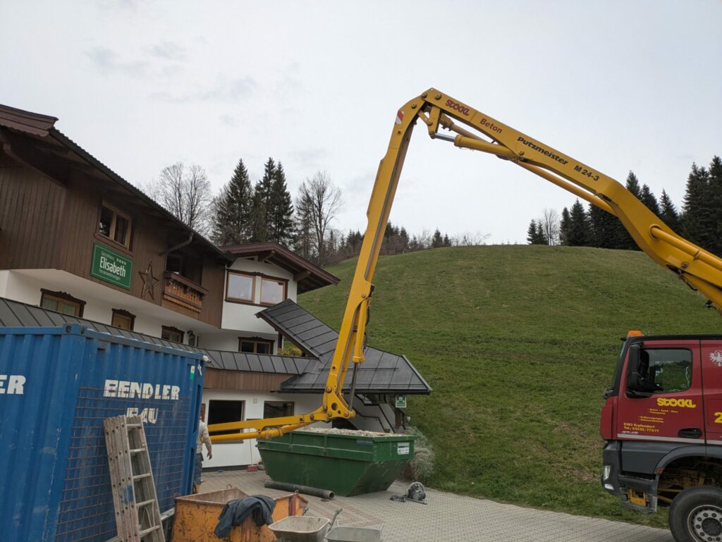 Umbau Betonmischer für die Bodenplatte